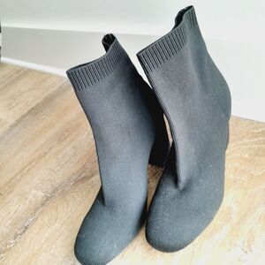 MIA Cuff Stretch Ankle Boots Transitional Winter Fall Spring Contemporary Sz 8.5